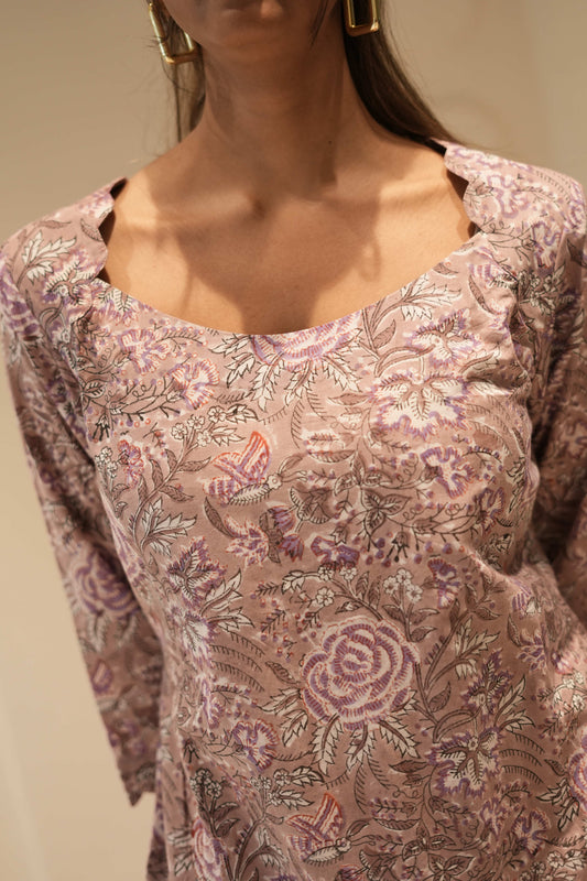Dusty Mauve Floral Printed Straight Kurta with Scalloped Sleeves